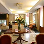 Carlton Boutique