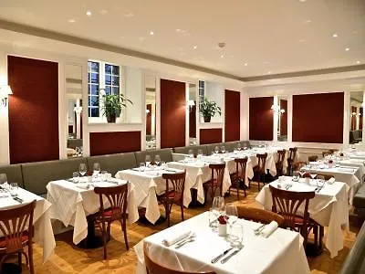 Carlton Boutique 4*