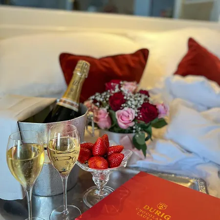 Carlton Boutique Hotel