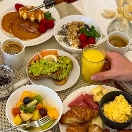 カールトン ブティック ホテル 4*