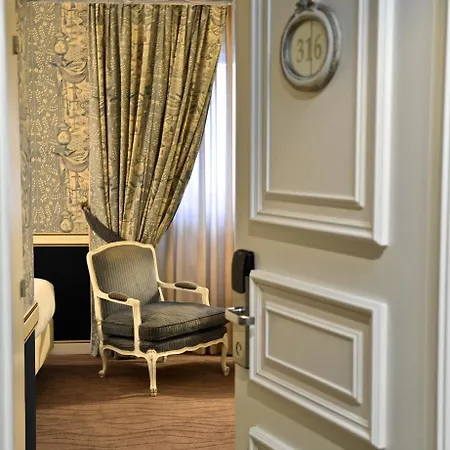 ホテル カールトン ブティック 4*