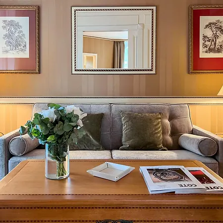 Hotel Carlton Boutique 4*