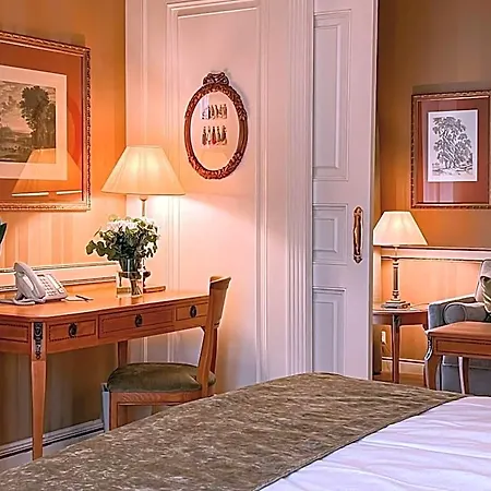 Carlton Boutique 4* לוזאן