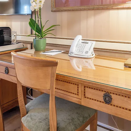 Carlton Boutique Hotel 4*