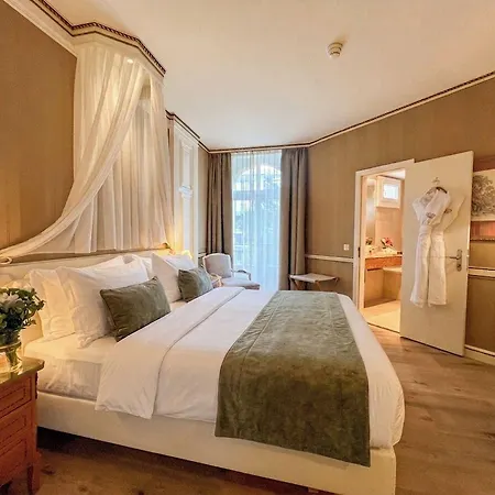 Hotel Carlton Boutique 4*
