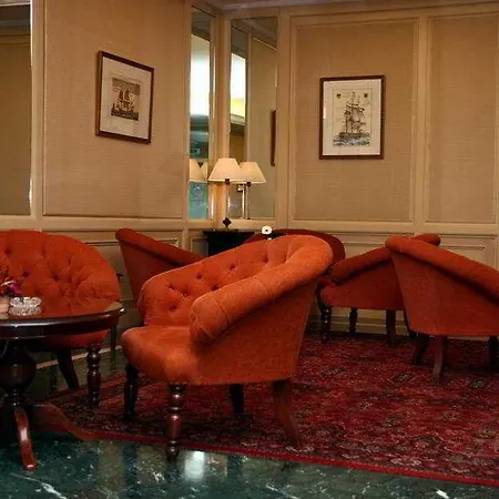 カールトン ブティック 4*