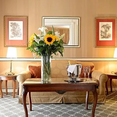 Hotel Carlton Boutique 4*