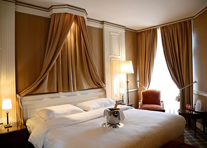 Carlton Boutique Hotell