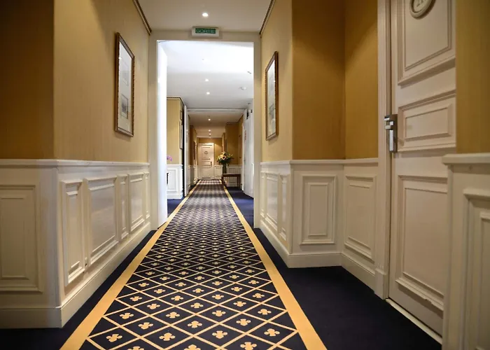 洛桑卡尔顿精品酒店 4*