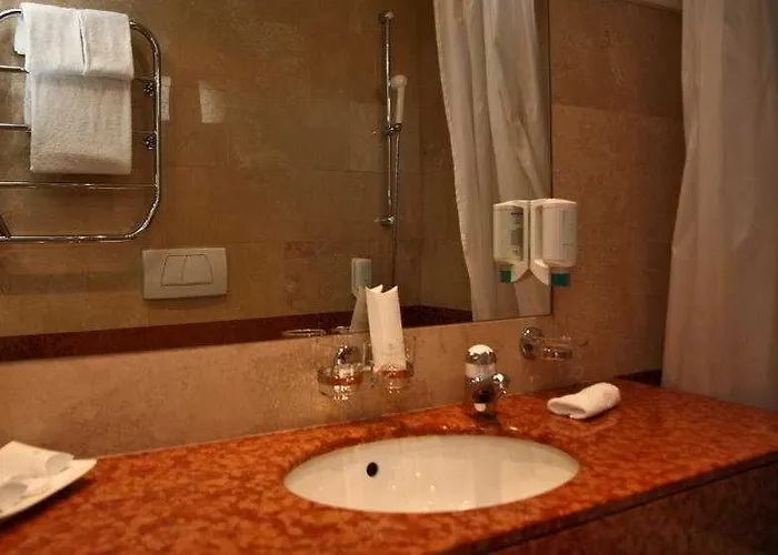 فندق كارلتون البوتيكي 4*